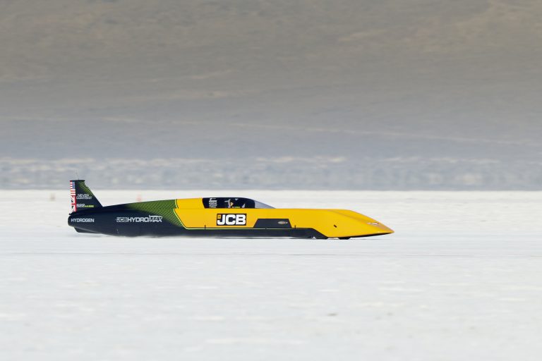 JCB Hydromax Streamliner Reaches 368mph Ahead of Official FIA World Record Attempt