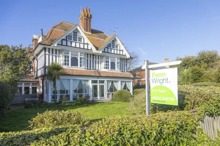 Homebuyers Hold Tight Ahead of Autumn Budget, but Should They Wait to Make Their Move?