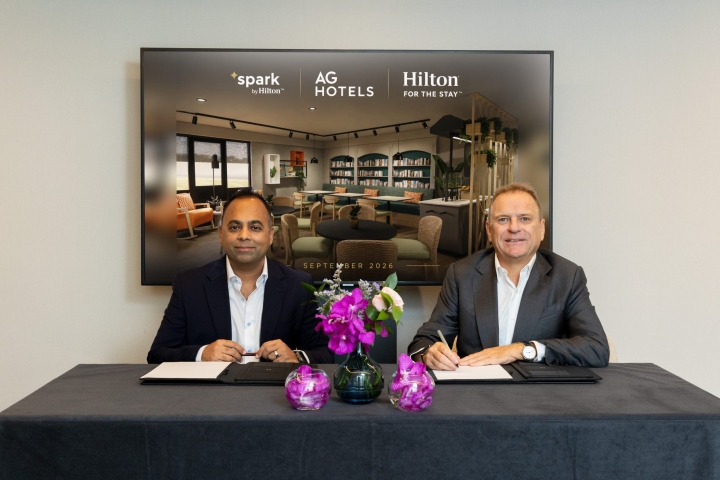 AG-Hotels-Group-and-Hilton-signing-announcement-scaled.jpg