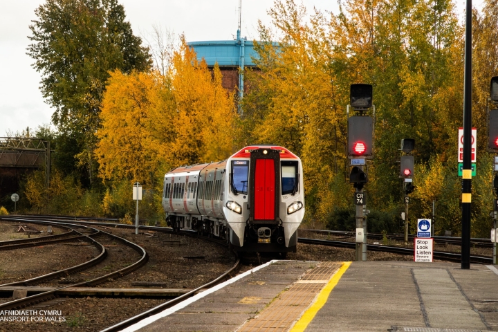 Autumn-trains_cropped.jpg