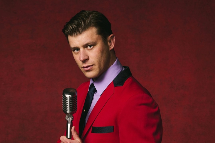 Luke-Baker-as-Frankie-Valli-for-JERSEY-BOYS-e1786296896369.jpg